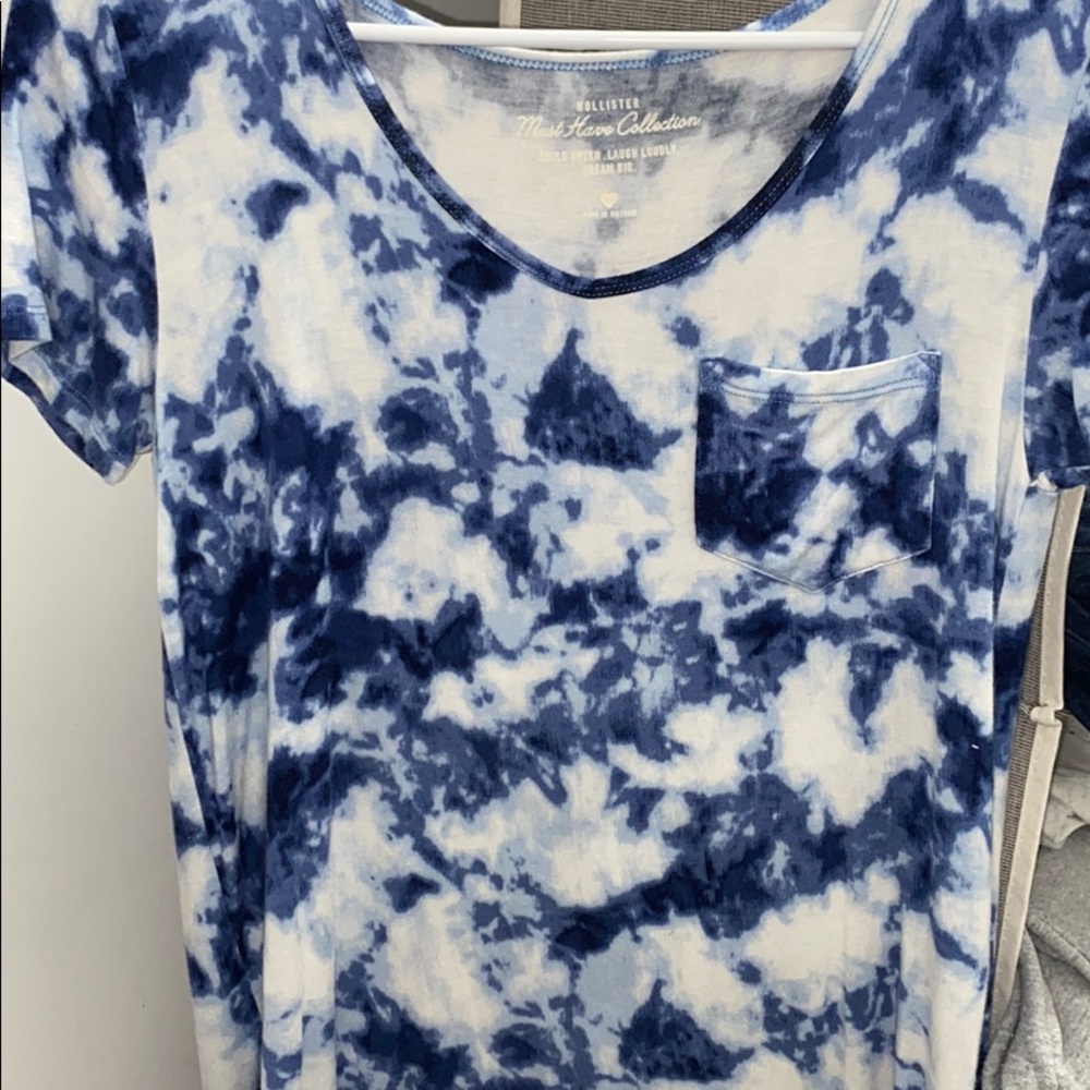 hollister t shirt